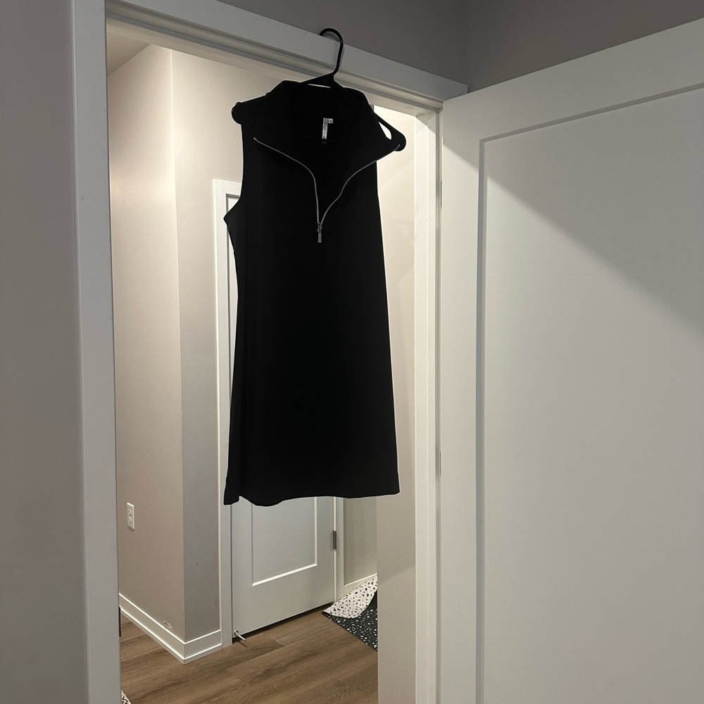 Lulu-B Black Sleeveless Mini Dress with Zipper